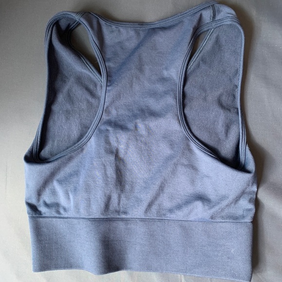SOLD LOCALLY Gymshark Everyday Seamless Crop Tank - Picture 4 of 4